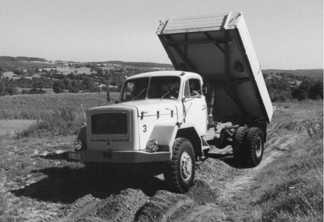 Zweiachser 230D16AK. Foto: Archiv Michael Willig, Hanau