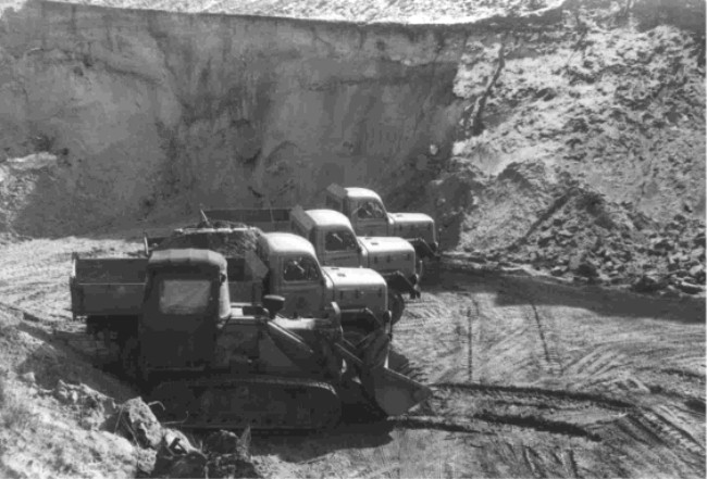 Mercur AK und Hanomag-Raupe K5. Foto: Archiv Thomas Masur, Schwanewede